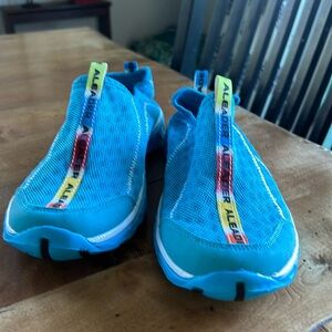 Aleader Blue Slip On Water Shoes Sz 8.5